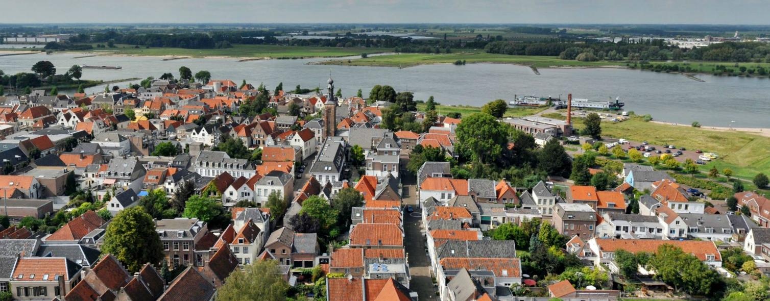 motor rijden langs de waal via motoshare